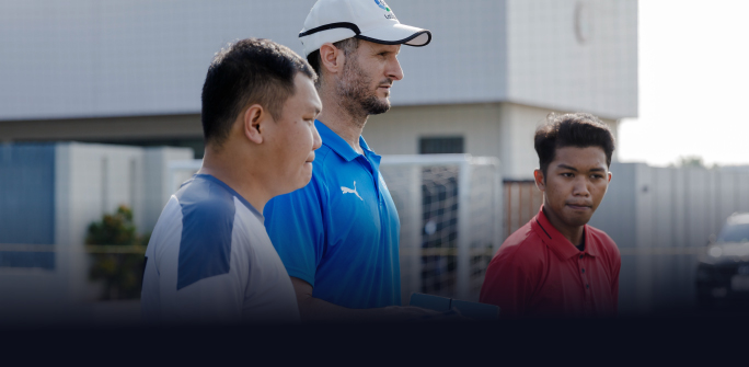 doi ngu huan luyen s1 3 | Laliga Việt Nam - Ươm mầm tài năng bóng đá trẻ